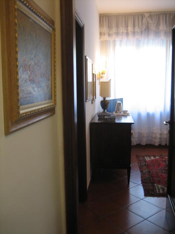 B&B Domus Сірміоне Екстер'єр фото